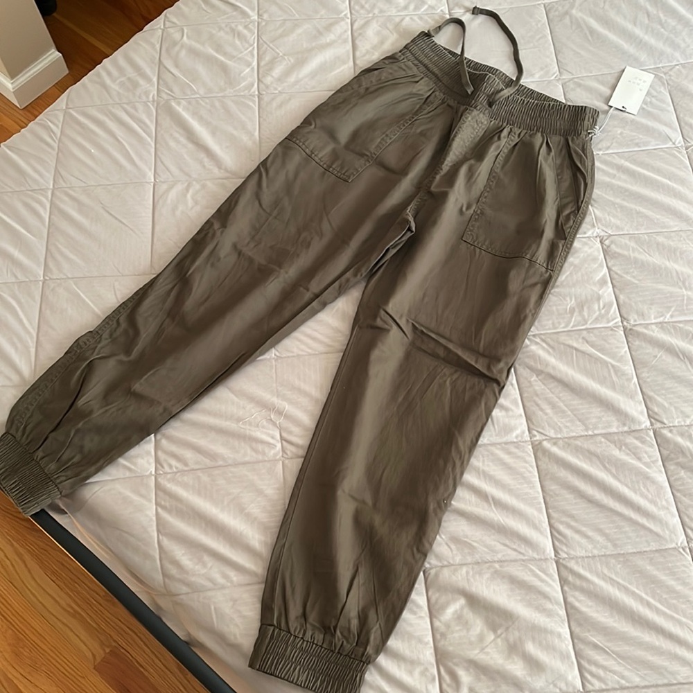 Joggers NWT